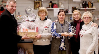 SVP - News - Newry Bid Awards Newry Vincent's For Magical Christmas Window Display